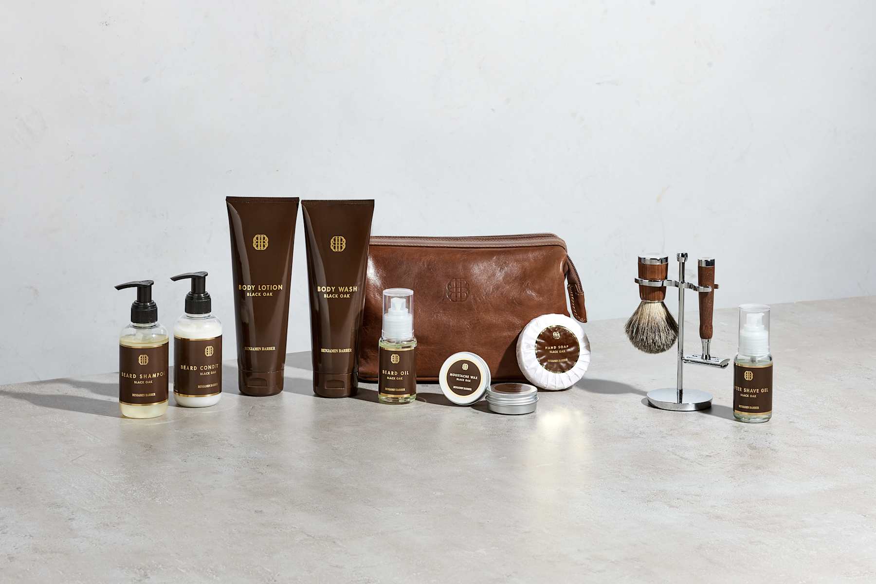 Benjamin Barber Brown Leather Toilet Bag - Image 4