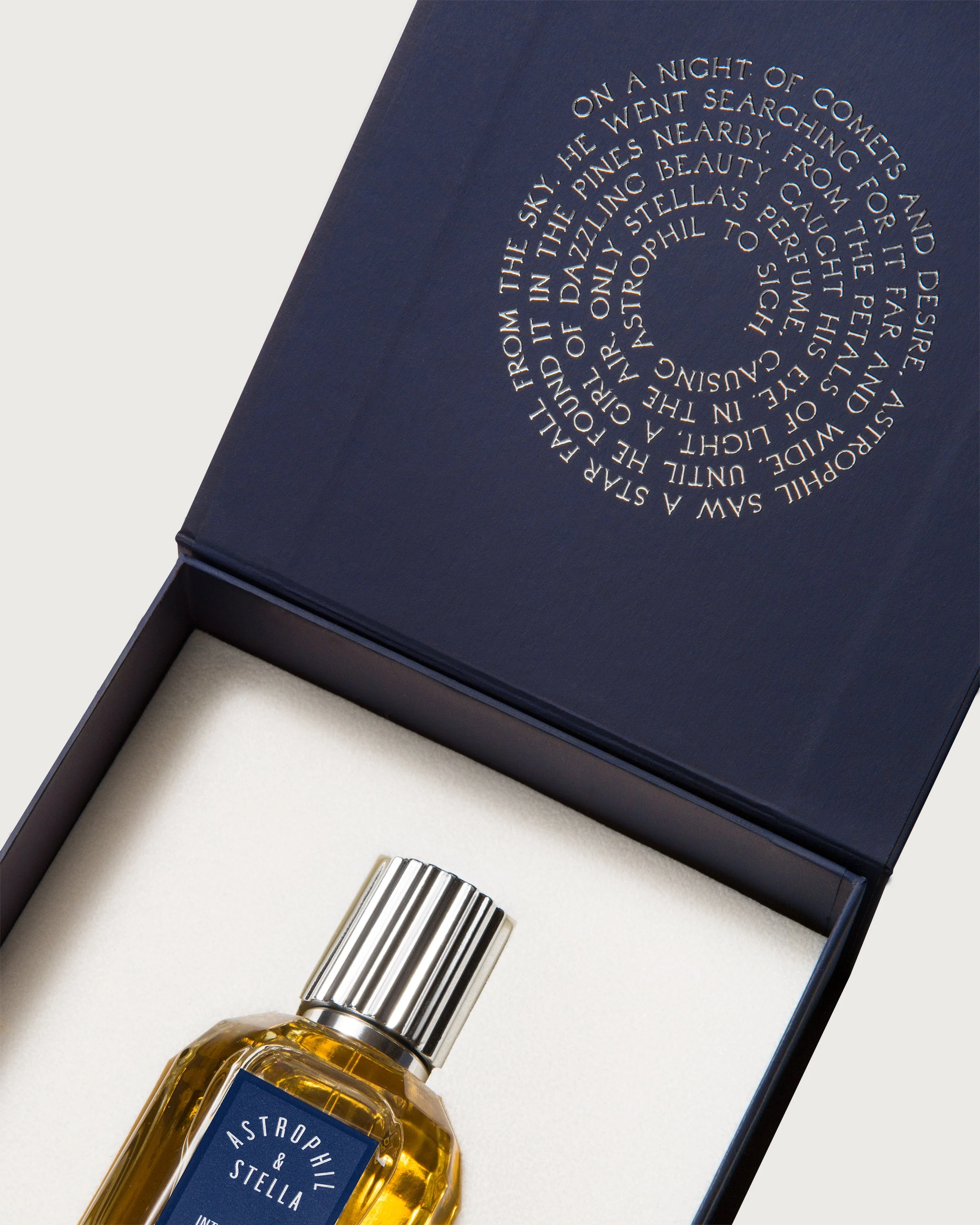 Into The Oud Astrophil & Stella Extrait de Parfum Sample 2ml - Image 8
