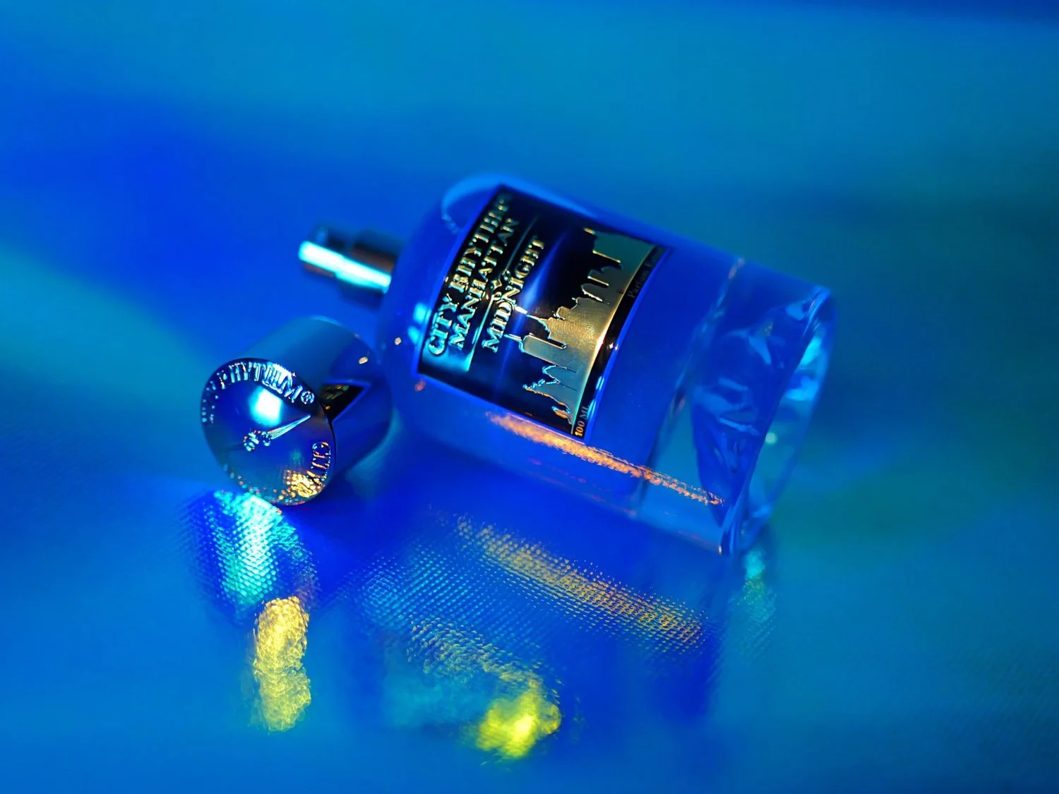 Manhattan Midnight City Rhythm Extrait de Parfum Sample - Image 5